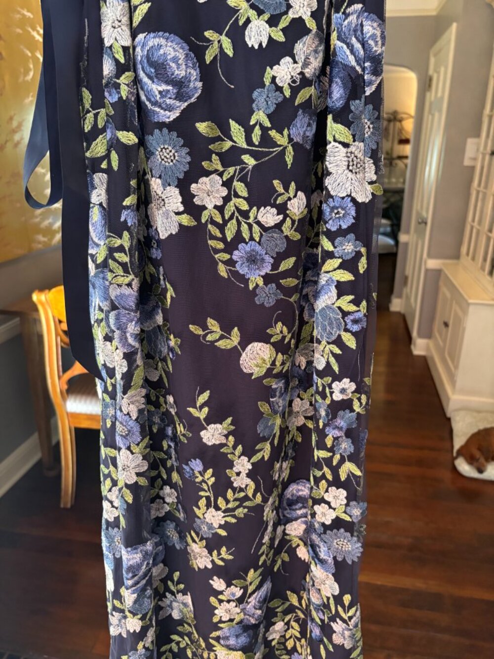 NWT Adrianna Papell Embroidered Floral Cap Sleeve Column Gown in Navy. Size 6 - Picture 14 of 16